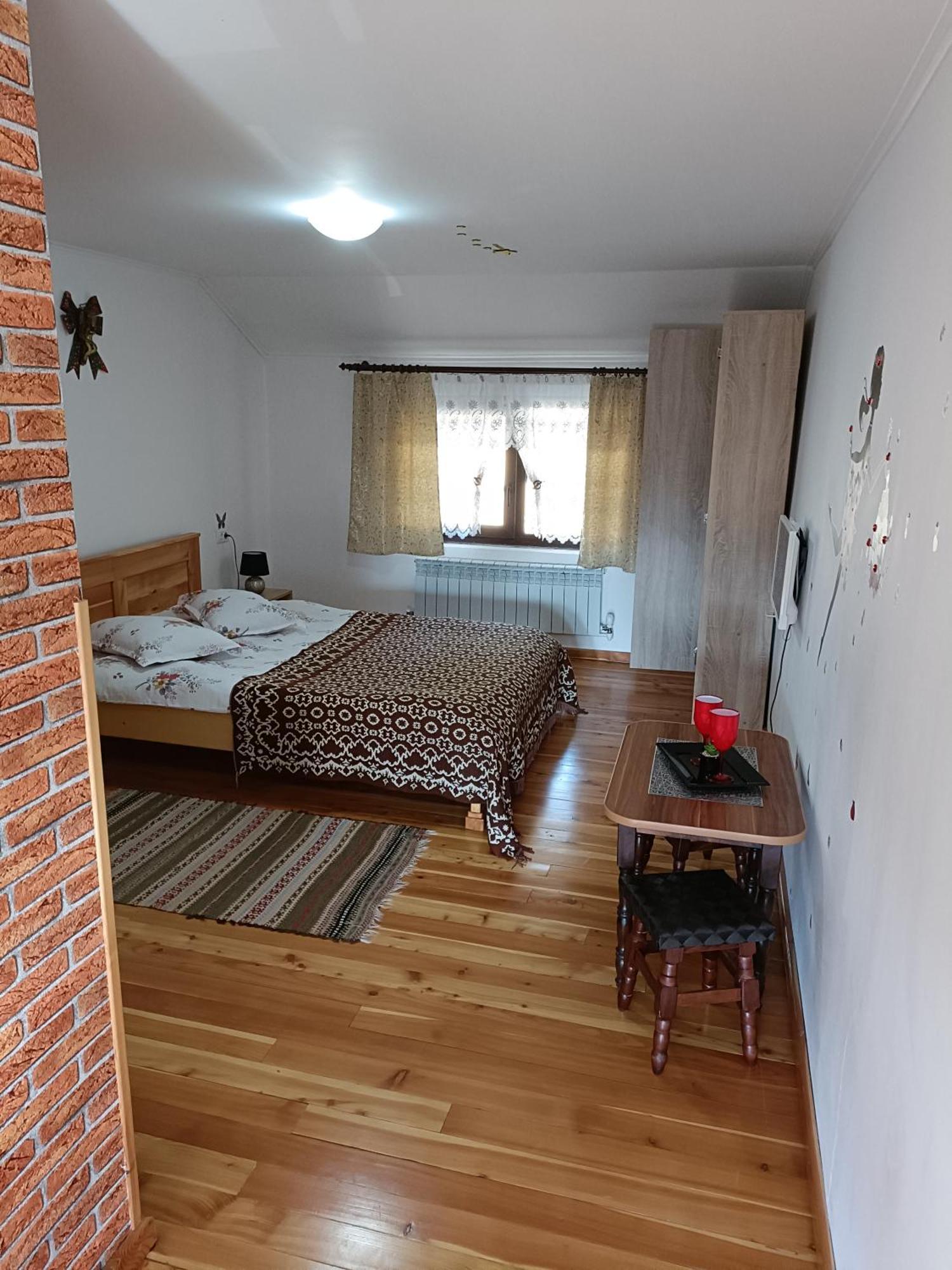 Păltinoasa Casa Dintre Piniヴィラ エクステリア 写真