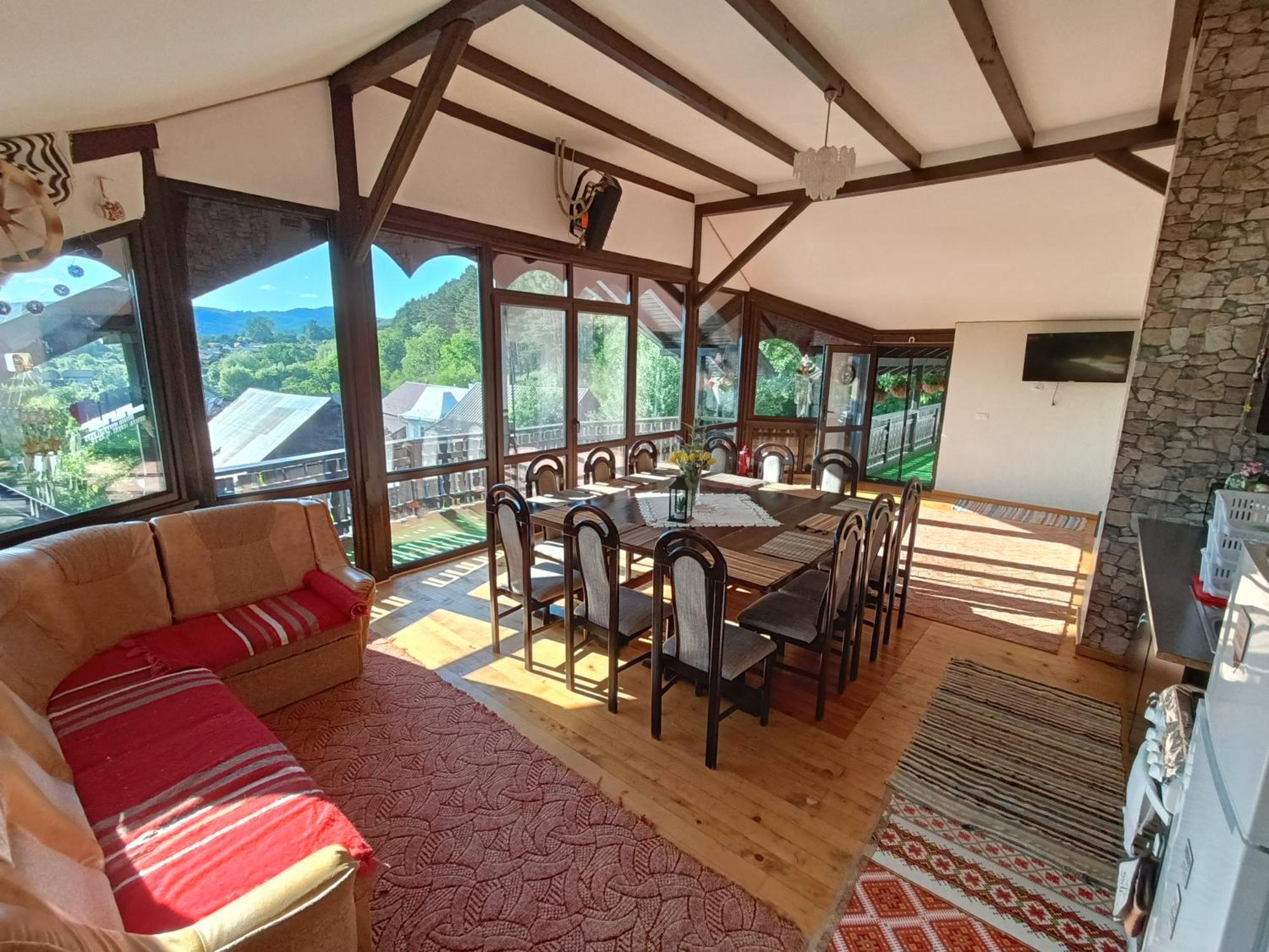 Păltinoasa Casa Dintre Piniヴィラ エクステリア 写真